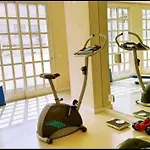 Residencial Com Servicos 45 Metros Decorado Com Sala, Suite E Cozinha Na Quadra Da Praia De Copacabana