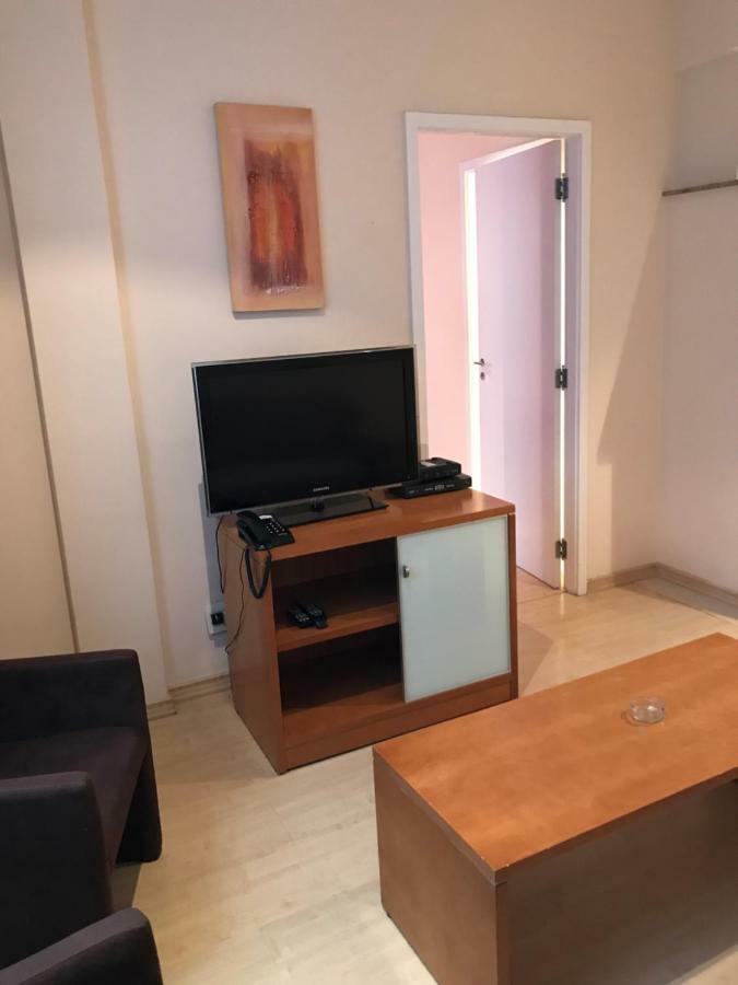Residencial Com Servicos 45 Metros Decorado Com Sala, E Cozinha Na Quadra Da De Copacabana Rio de Janeiro