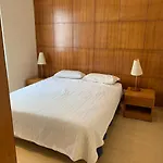 Residencial Com Servicos 45 Metros Decorado Com Sala, Suite E Cozinha Na Quadra Da Praia De Copacabana